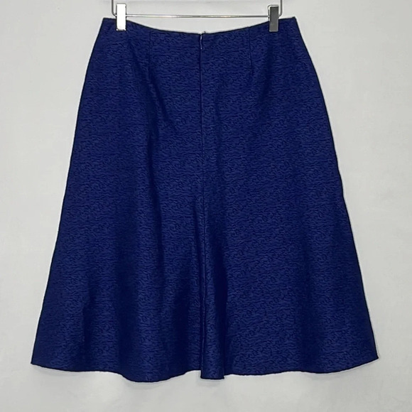 Cabi Textured Tulip Skirt in Patriot Blue - Size 4 - Picture 4 of 8